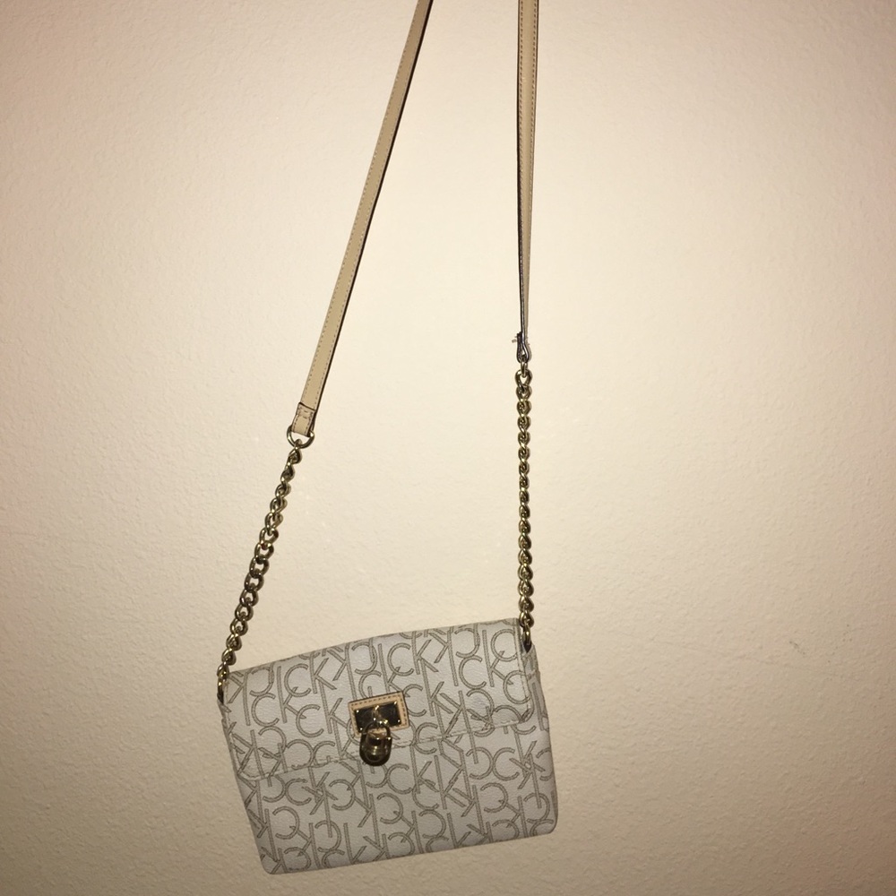 Crossbody Calvin Klein purse